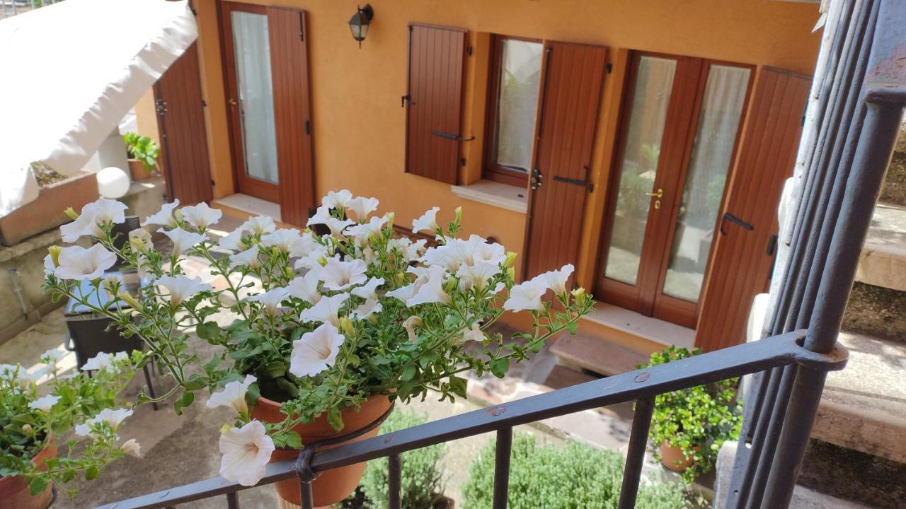 B&B Agora' Gardone Riviera Exteriör bild